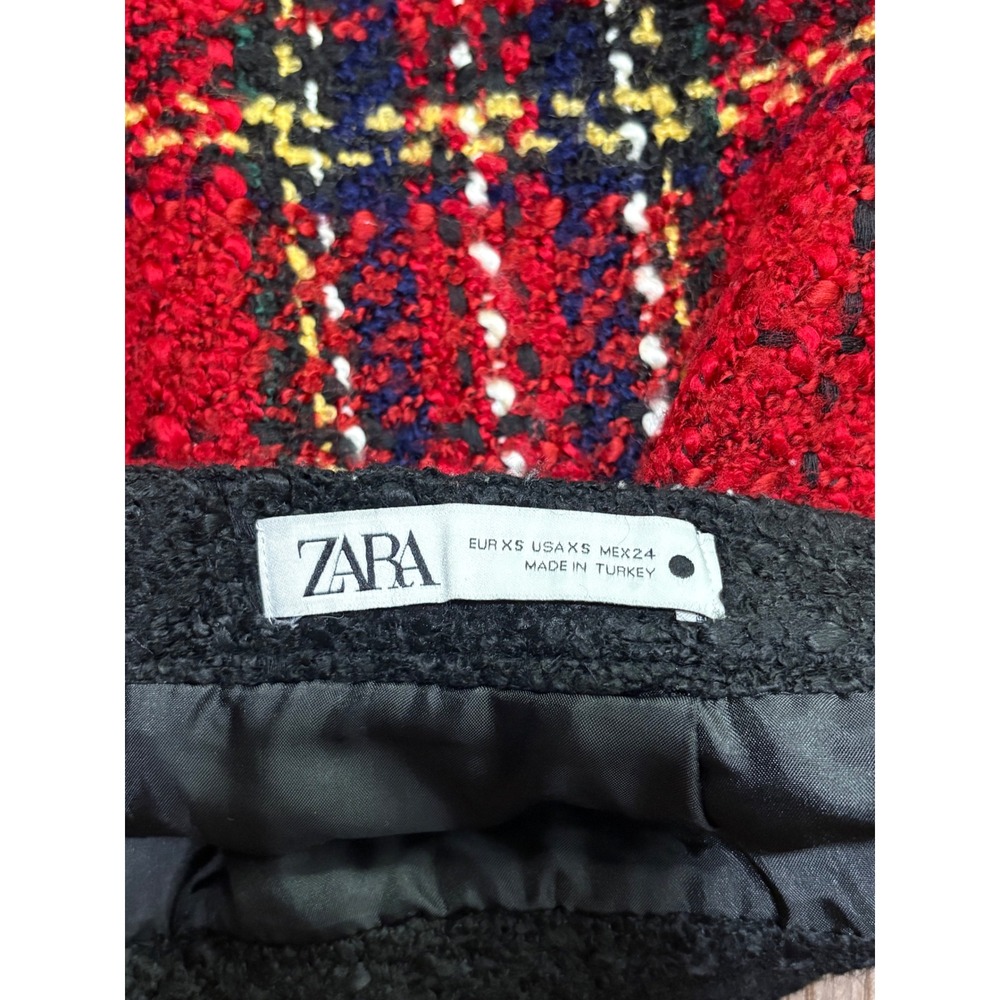 Zara Red Plaid Bouclé Tweed Mini Skirt Black Trim Gold Buttons XS - Picture 10 of 11